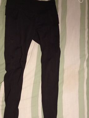 Avalanche Black Women's Leggings with Side Pocket